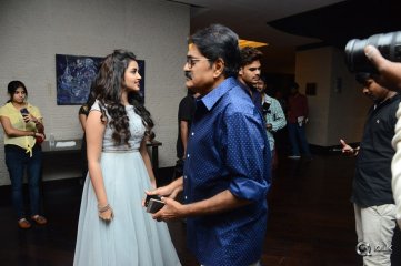 Vunnadhi Okate Zindagi Movie Pre Release Function